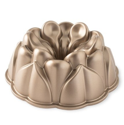 Nordicware Bundt Pan - Magnolia