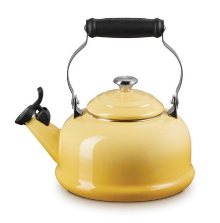 Le Creuset Classic Whistling Kettle - Chamomile