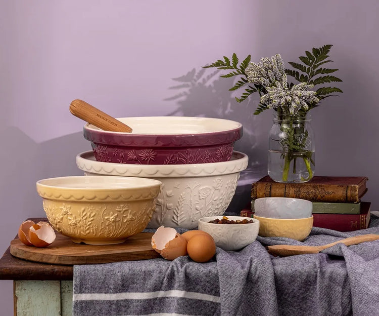 A stack of three Mason Cash bowls