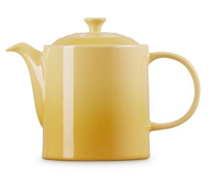 Le Creuset 1.3L Grand Teapot Chamomile